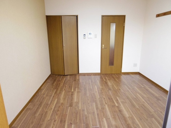 アトラクト松代の寝室|居室全景