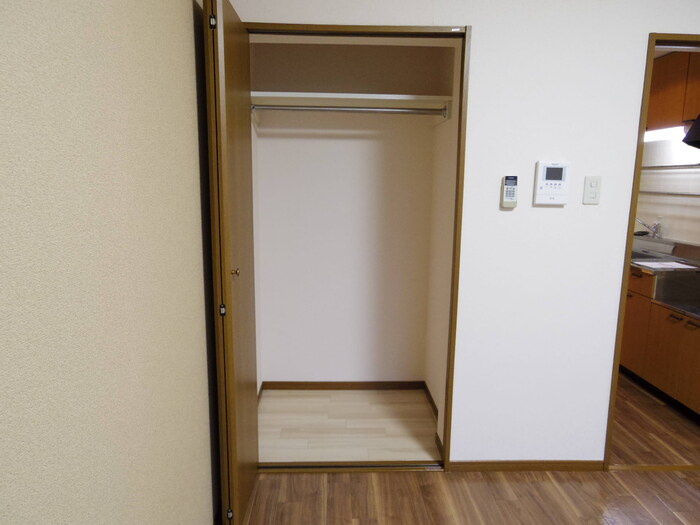 アトラクト松代の収納|クローゼット