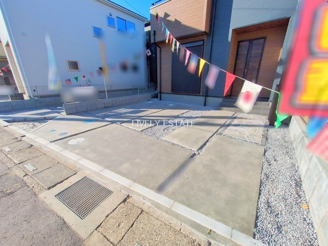 草加市瀬崎5丁目 新築分譲住宅 全3棟 1号棟の駐車場