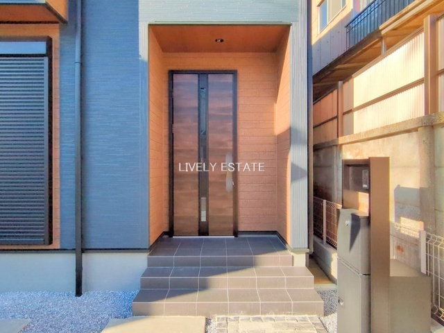 草加市瀬崎5丁目 新築分譲住宅 全3棟 1号棟の玄関