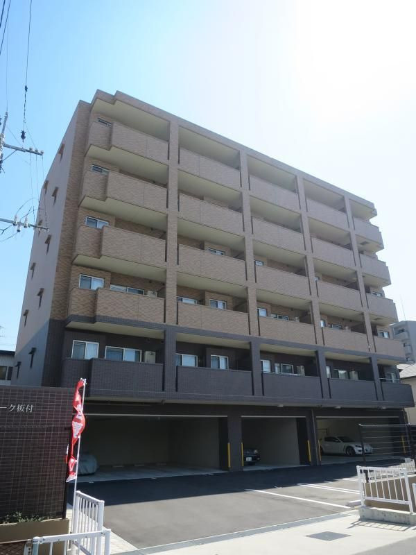 サンパーク板付の外観