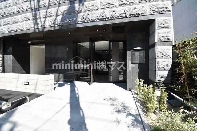 プレサンス心斎橋ソレイユのエントランス