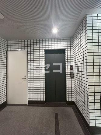 セレコート中津の玄関