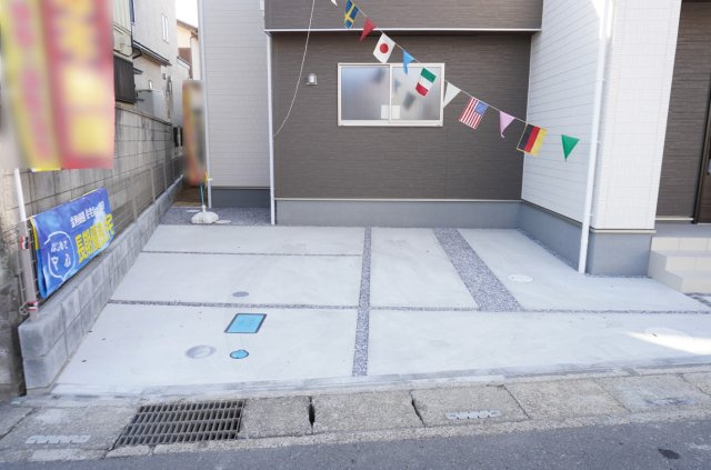 草加市瀬崎5丁目 新築分譲住宅 全3棟 2号棟の駐車場