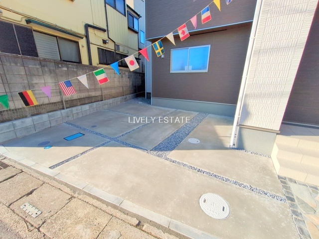 草加市瀬崎5丁目 新築分譲住宅 全3棟 2号棟の駐車場