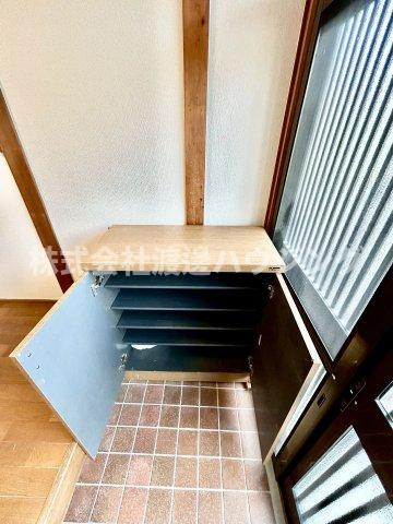 南楠の里町一戸建の収納|下駄箱付き