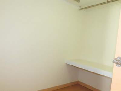 【内装】 | レオパレスカンテサンス | ウォークインクローゼット