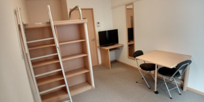 【居間・リビング】 | レオパレスマーブルパレス | こちらの居間で趣味の時間をお楽しみください