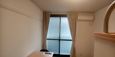 【内装】 | レオパレスシャルム宝 | ゆったり過ごせる居間です