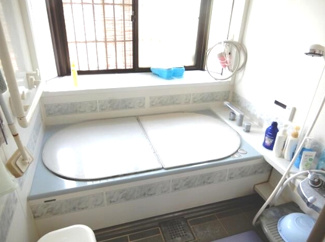 【浴室】 | 長生郡白子町浜宿　中古戸建 | 敷地約203坪 南側田園地帯で日当たり風通しが良いです。倉庫兼作業所（未登記）都市ガス上下水