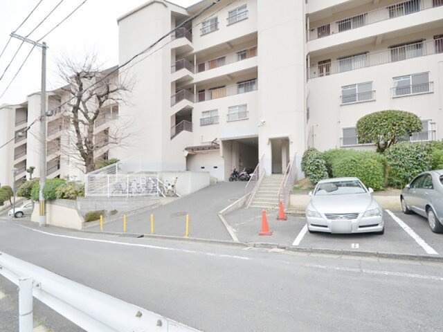 千里関大前コーポラスB棟の外観