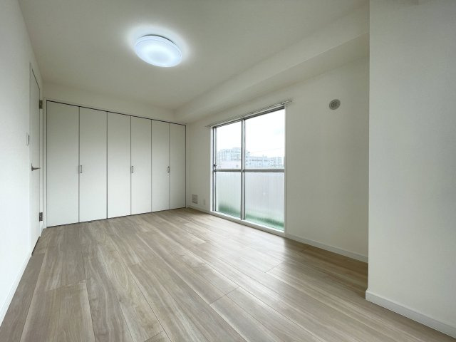 ライオンズマンション立花の洋室