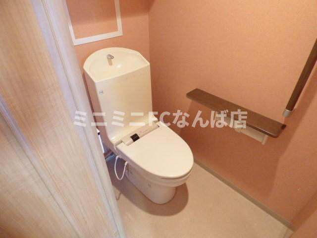 大阪市西区南堀江４丁目の賃貸マンションのトイレ