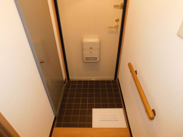 小金井市梶野町３丁目の賃貸マンションの玄関