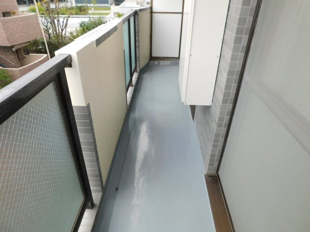 小金井市梶野町３丁目の賃貸マンションのバルコニー