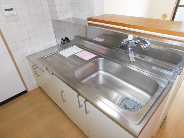 小金井市梶野町３丁目の賃貸マンションのキッチン