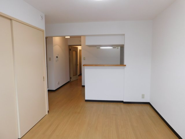 小金井市梶野町３丁目の賃貸マンションの居間・リビング