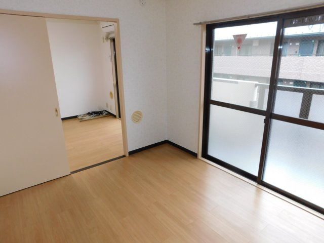 小金井市梶野町３丁目の賃貸マンションの居間・リビング