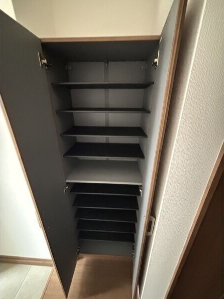 Sosiego(ソシエゴ)Bの玄関