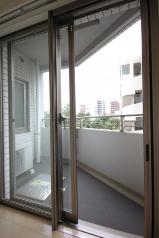 【バルコニー】