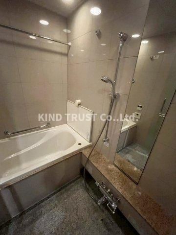 グランフロント大阪オーナーズタワーの浴室|日々の疲れを癒すお風呂付です