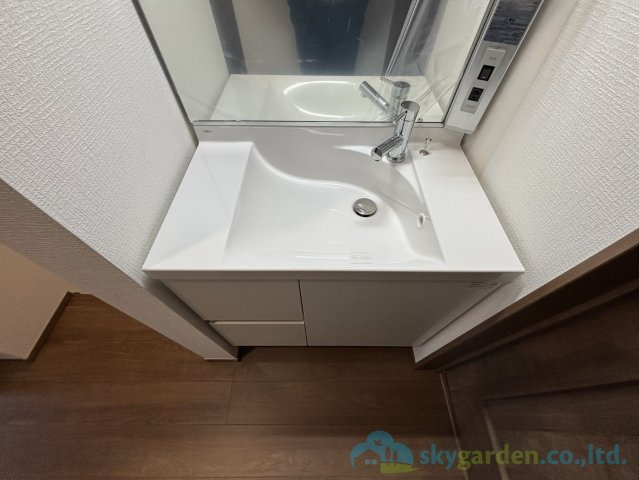 平塚市西八幡4丁目　新築戸建　全2棟B号棟の独立洗面台