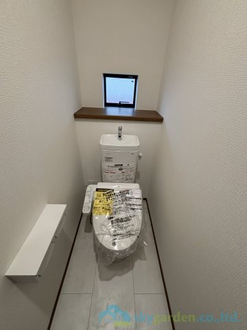 平塚市西八幡4丁目　新築戸建　全2棟B号棟のトイレ