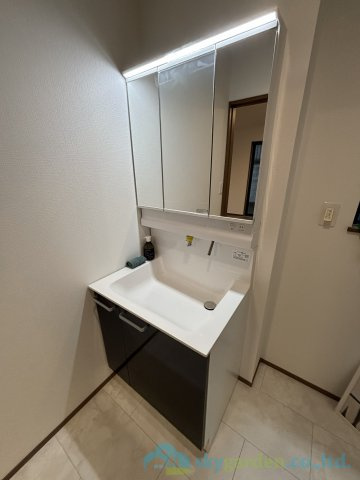 平塚市西八幡4丁目　新築戸建　全2棟B号棟の独立洗面台