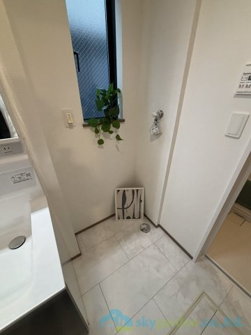 平塚市西八幡4丁目　新築戸建　全2棟B号棟のランドリースペース