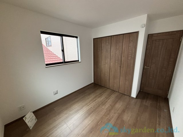 平塚市西八幡4丁目　新築戸建　全2棟B号棟の洋室