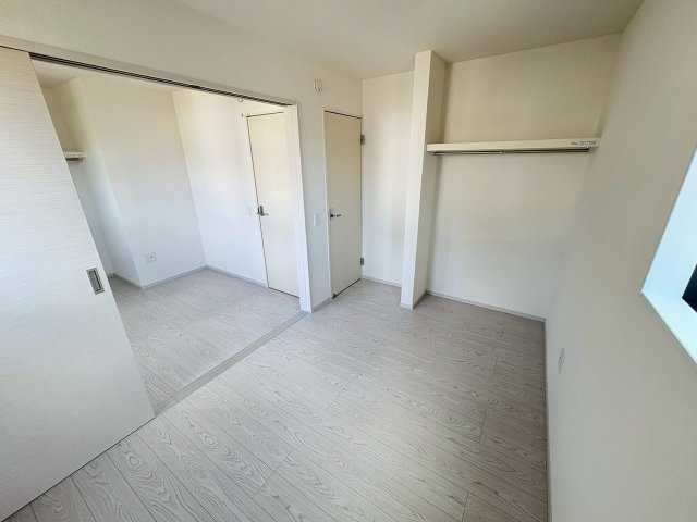 南区中尾１丁目　新築戸建　２棟の洋室|洋室５帖+4.7帖