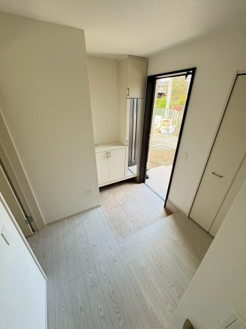 南区中尾１丁目　新築戸建　２棟の玄関