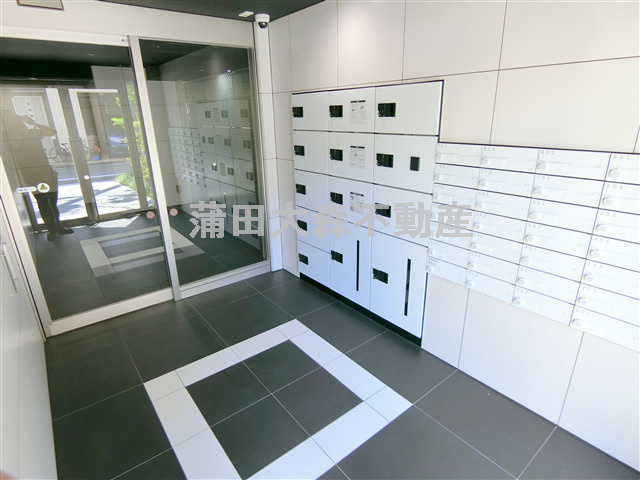 ジェノヴィア蒲田Ⅱスカイガーデンのエントランス|防犯カメラTVモニター付オートロック宅配BOXメールBOX管理人室　エントランス　