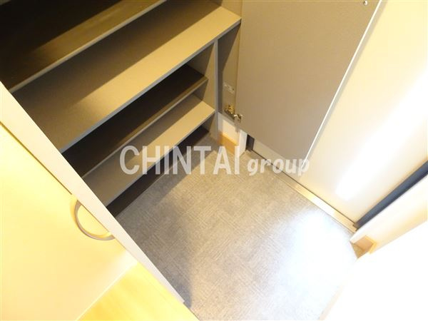 ノーブル・ルミナス笹塚の玄関