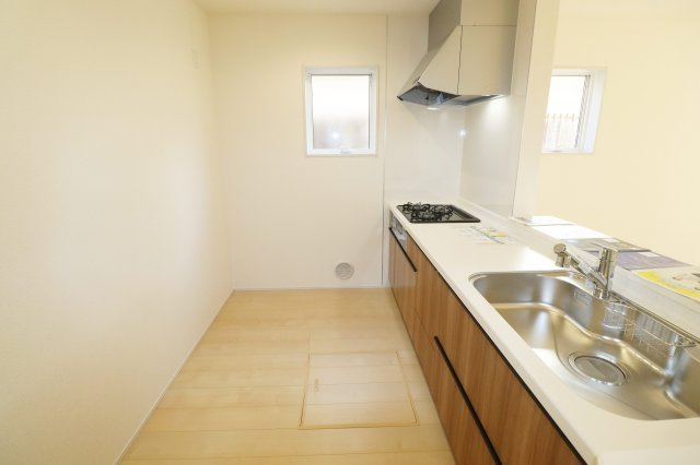 郡山市富久山町福原字三斗蒔田　　　2号棟　　　行健小学校、行健中学区　のキッチン