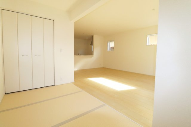 郡山市富久山町福原字三斗蒔田　　　2号棟　　　行健小学校、行健中学区　の和室