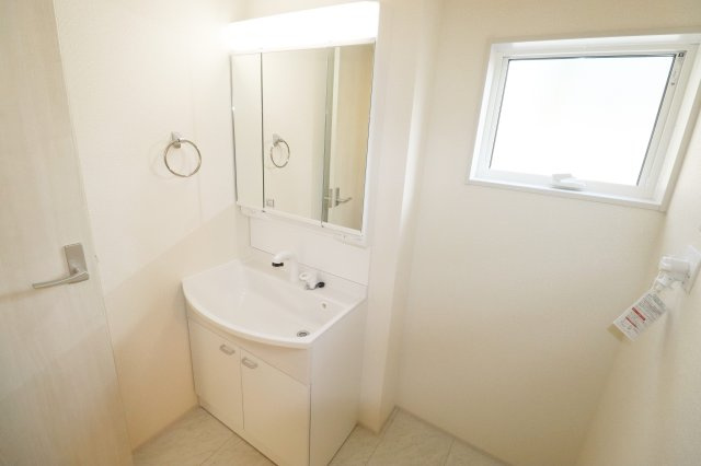 郡山市富久山町福原字三斗蒔田　　　2号棟　　　行健小学校、行健中学区　の洗面所