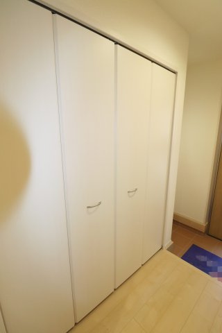 郡山市富久山町福原字三斗蒔田　　　2号棟　　　行健小学校、行健中学区　の玄関