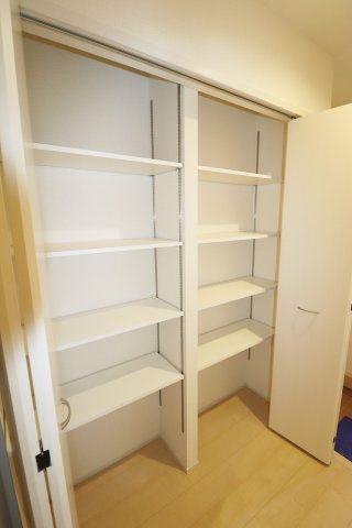 郡山市富久山町福原字三斗蒔田　　　2号棟　　　行健小学校、行健中学区　の玄関