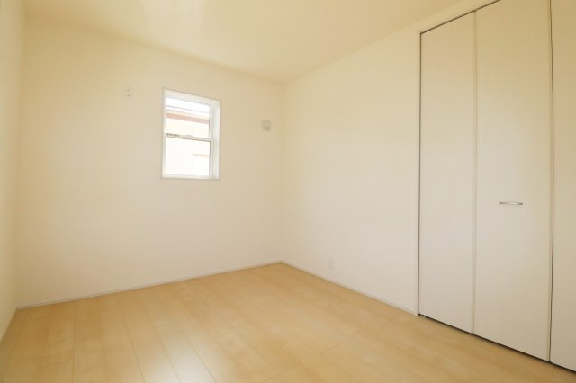 郡山市富久山町福原字三斗蒔田　　　2号棟　　　行健小学校、行健中学区　の洋室