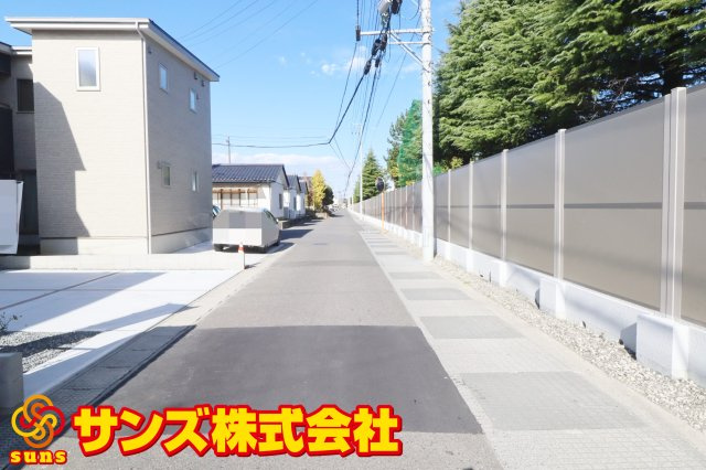 郡山市富久山町福原字三斗蒔田　　　2号棟　　　行健小学校、行健中学区　の外観|東側前面道路