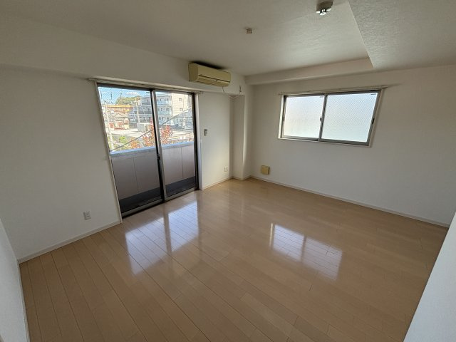 ソレイユ津田沼の居間・リビング