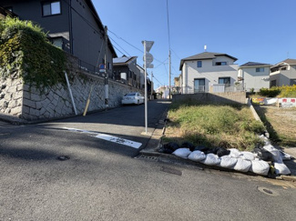 【前面道路含む現地写真】