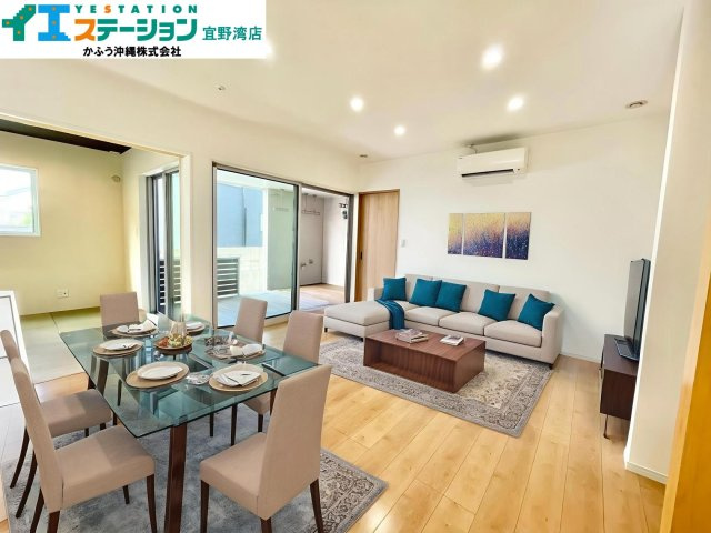 長田３丁目戸建ての居間・リビング|AI加工にて家具を配置したイメージ画像です。