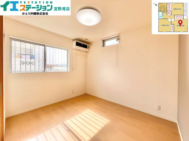 長田３丁目戸建ての洋室