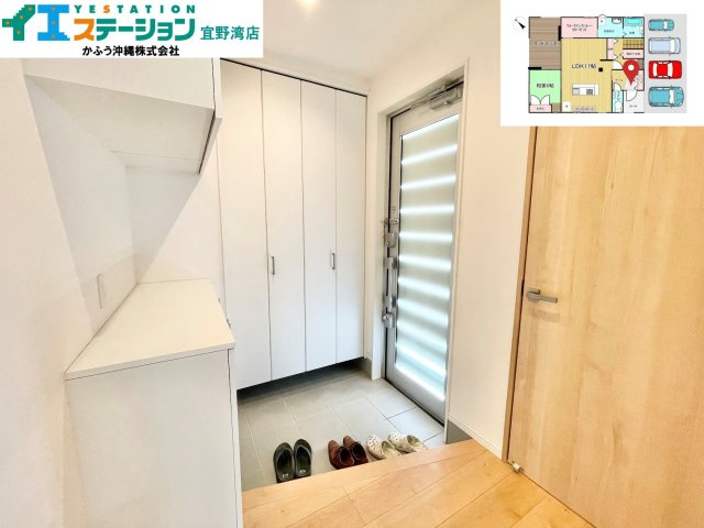 長田３丁目戸建ての玄関