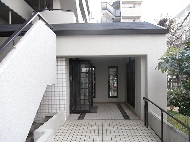 イトーピア灘ＫＩＴＡＮＯのエントランス