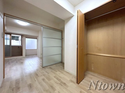 【その他】 | ドミール長者町 | こちらのリビングで趣味の時間をお楽しみください