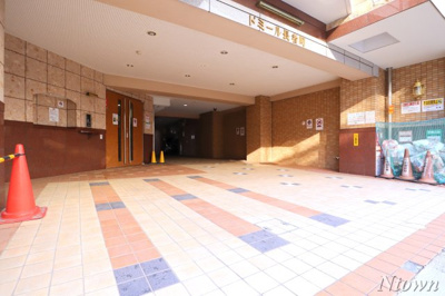 【エントランス】 | ドミール長者町 | ゆとりのあるエントランスです