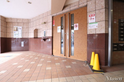 【エントランス】 | ドミール長者町 | 落ち着いたエントランスです